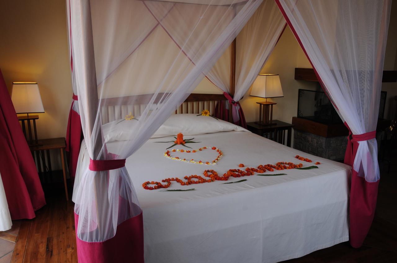 Le Jardin Du Roy Hotel Ranohira Exterior photo
